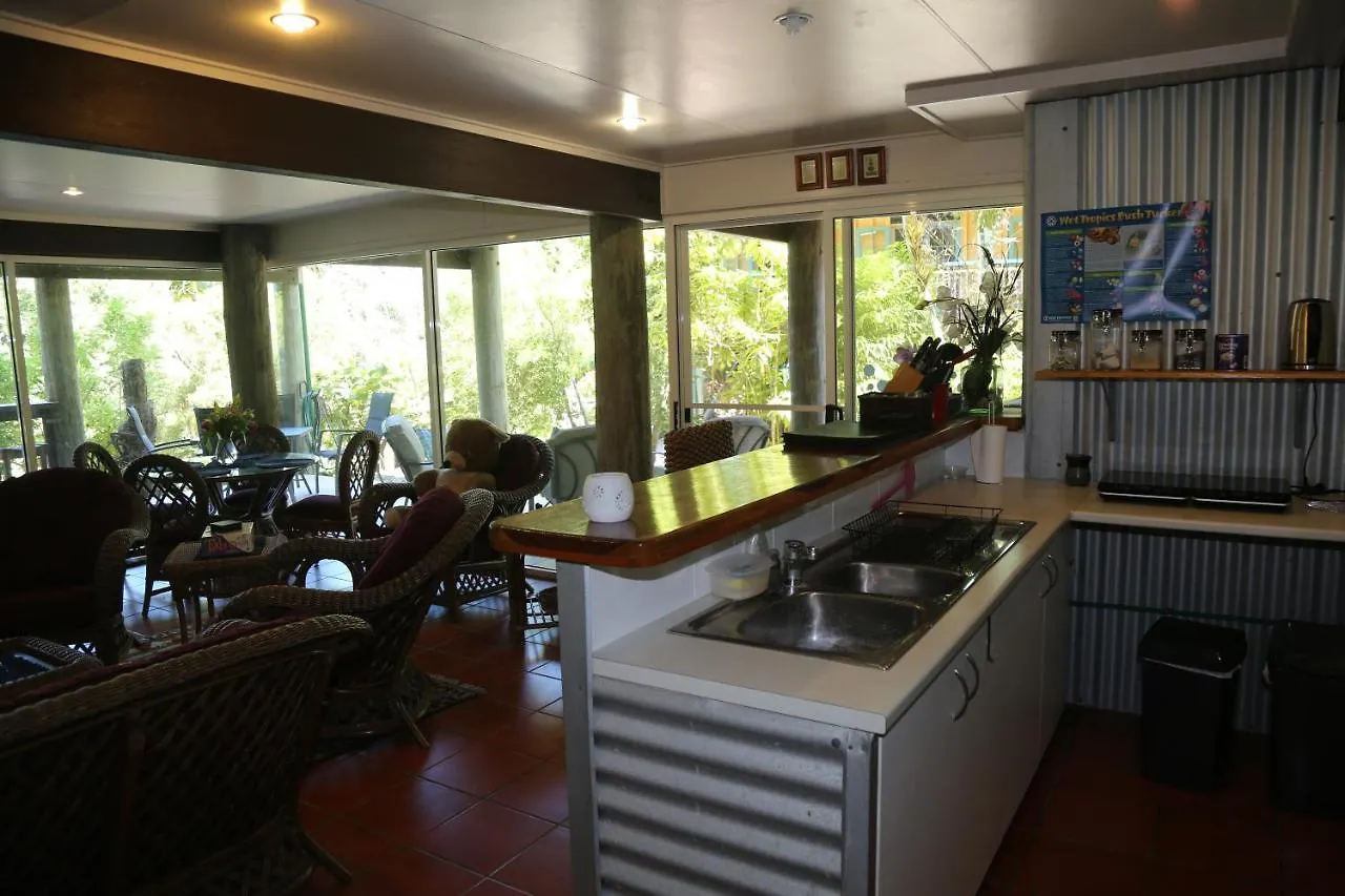Licuala Lodge Mission Beach Bed & Breakfast
