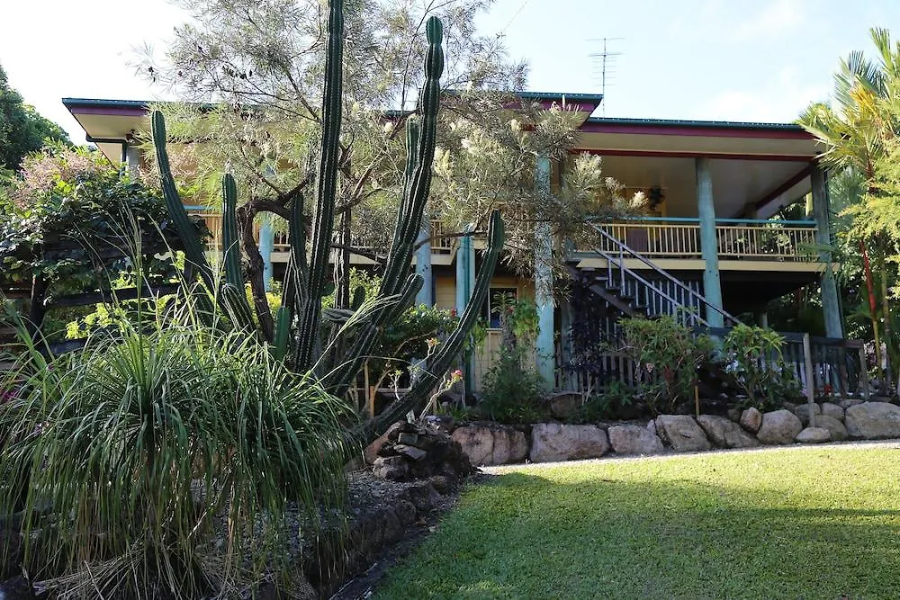 Licuala Lodge Mission Beach Bed & Breakfast